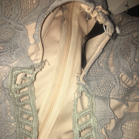 Missguided Lace Romper - Picture 6 of 6